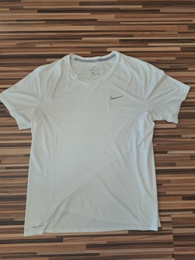 Zdjęcie oferty: Biały T-shirt Nike