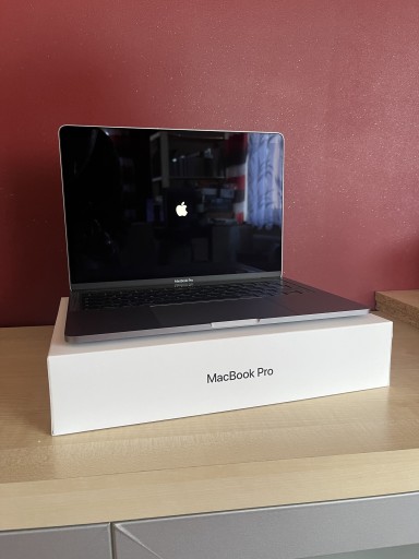 Zdjęcie oferty: MacBook Pro 13,3 2019 i5 2,4GHz 8GB RAM 256GB 4xTB