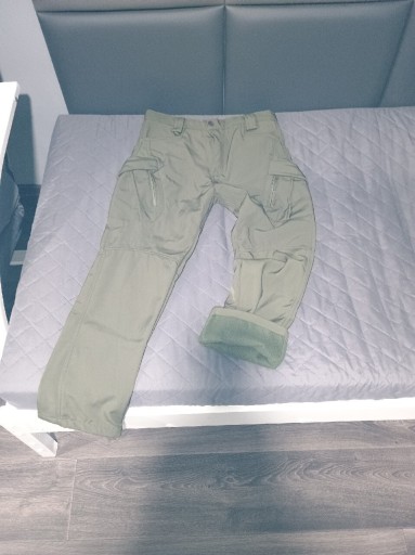 Zdjęcie oferty: Spodnie taktyczne ocieplane polarem, nowe bez metki.