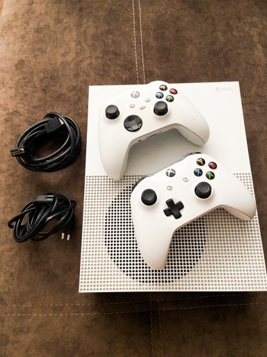 Zdjęcie oferty: Konsola Xbox One S