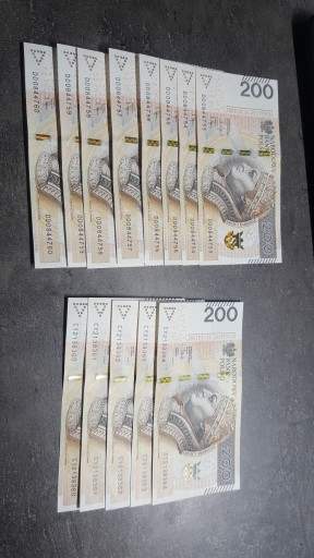 Zdjęcie oferty: Banknot 200zł z kolejnymi nr