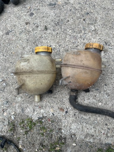 Zdjęcie oferty: ZBIORNICZEK WYRÓWNAWCZY OPEL VECTRA C