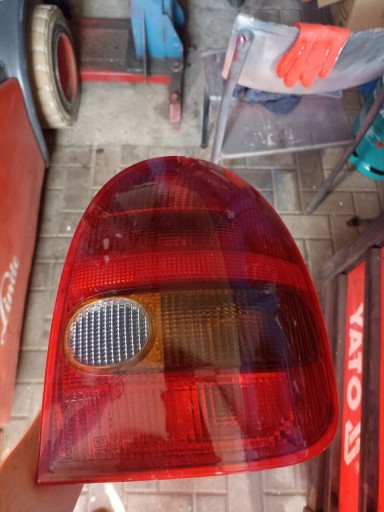 Zdjęcie oferty: Lampa tył lewa i prawa Opel Corsa 1.0 97r