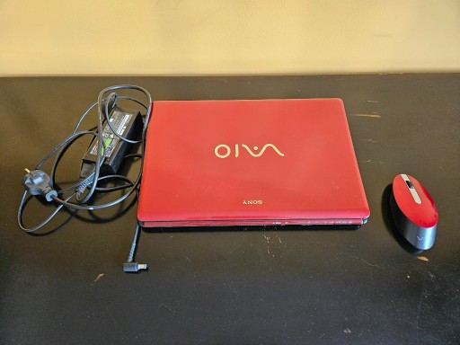 Zdjęcie oferty: Laptop SONY Vaio 14 " + nowa myszka SONY.