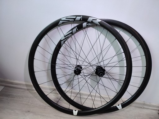 Zdjęcie oferty: Koła karbon szosa Giant SLR 1 DISC