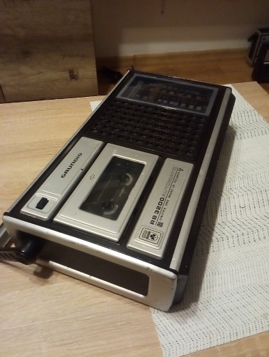 Zdjęcie oferty: radiomagnetofon grungig rb 3200