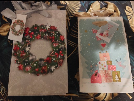 Zdjęcie oferty: torebki prezentowe świąteczne - 12szt. Wymiary: 12cm x 19cm