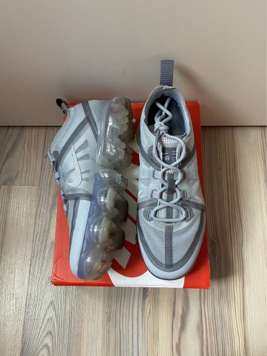 Zdjęcie oferty: Nike Air Vapormax 2019 roz. 35,5