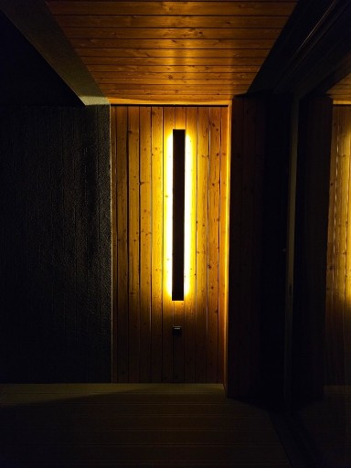 Zdjęcie oferty: Lampa elewacyjna 50 cm. Na taras, balkon. Czarna
