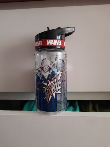 Zdjęcie oferty: Bidon butelka na wodę spiderman marvel z ustnikiem