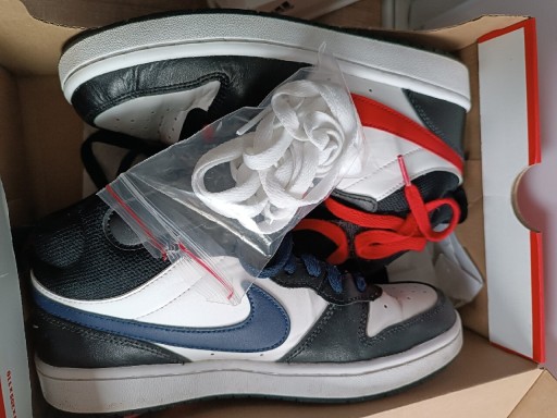 Zdjęcie oferty: Buty sportowe dla chłopca Nike Court borough 38 