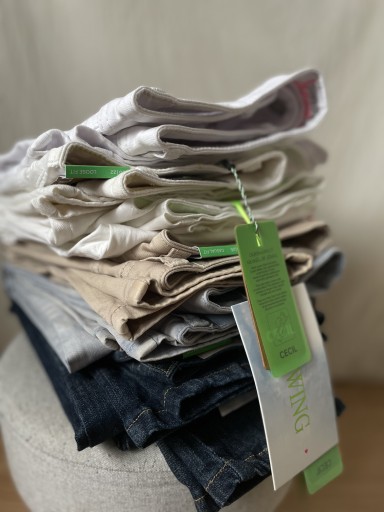 Zdjęcie oferty: Paka spodni damskich jeansy S/M nowe paczka zestaw