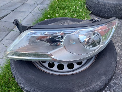 Zdjęcie oferty: Reflektor lampa lewy przód VW Tiguan 5N 2008r