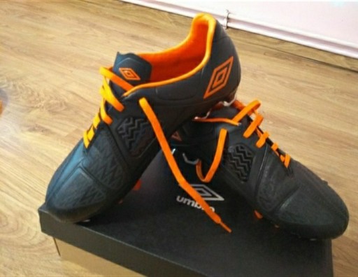 Zdjęcie oferty: Korki Umbro Geometra 2 Pro FG NOWE 42.5 