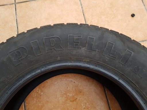 Zdjęcie oferty: Opona zimowa Pirelli 215/65 R 16 (2 szt.)