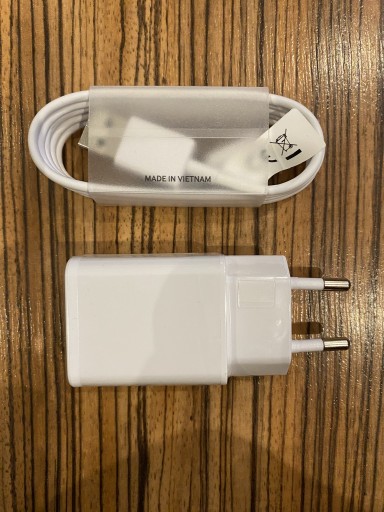 Zdjęcie oferty: Kabel USB C i ładowarka 