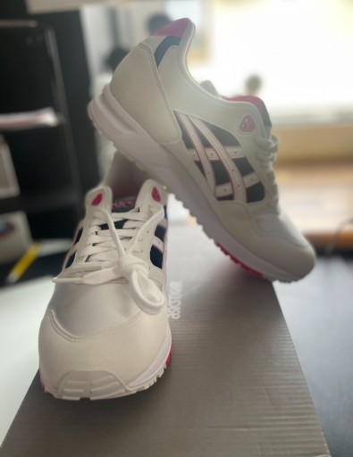 Zdjęcie oferty: Asics Buty sportowe GELSAGA r. 41,5