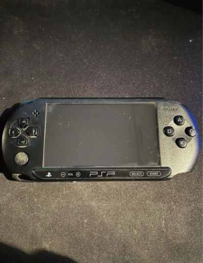 Zdjęcie oferty: PSP PSP E1004 - przenośna konsola 