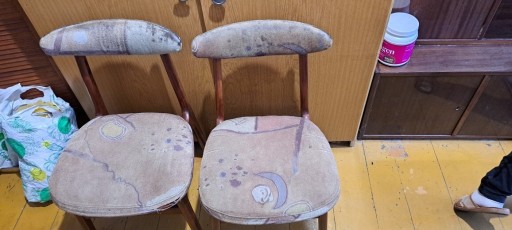 Zdjęcie oferty: Dwa krzesła z PRL cena za szt