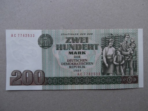 Zdjęcie oferty: Niemcy NRD 200 marek 1985 ser.AC  UNC