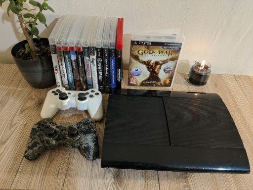 Zdjęcie oferty: PlayStation 3 SuperSlim 500GB + 2 pady+12 gier ps3