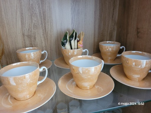 Zdjęcie oferty: zestaw 6 filiżanek ze spodkami porcelana Włocławek