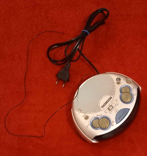 Zdjęcie oferty: Radio budzik Thomson RR65L