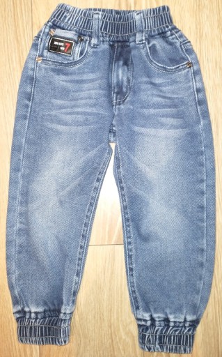 Zdjęcie oferty: Spodnie jeansowe dla dwulatka trzylatka