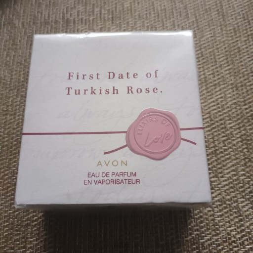 Zdjęcie oferty: Woda First Date of Turkish Rose Avon