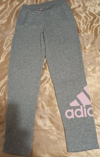 Zdjęcie oferty: NOWE Dresy ADIDAS 140 9-12 lat