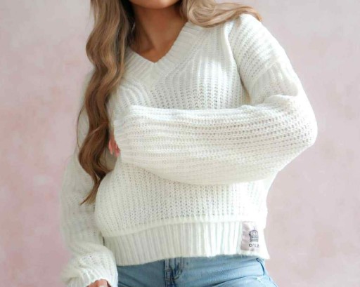 Zdjęcie oferty: Sweter damski O'La Bianka oversize / dekolt V, naszywka z logo, uni