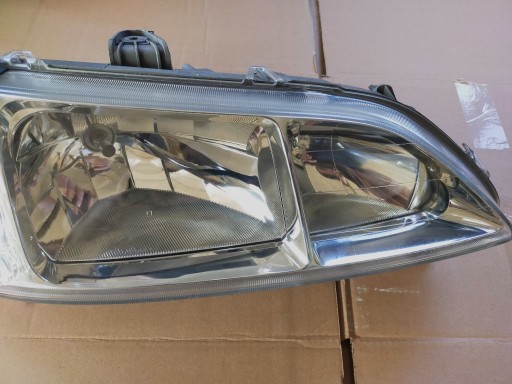 Zdjęcie oferty: Lampa przednia Prawa Honda Accord VI 6 Europa