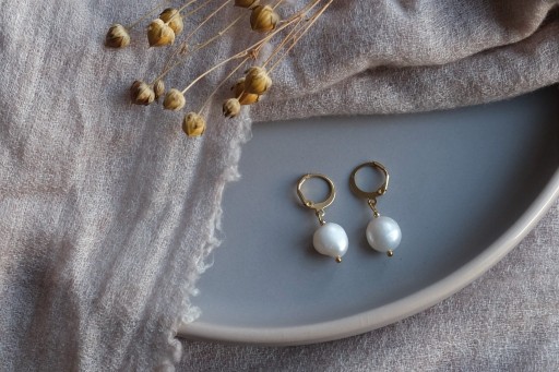 Zdjęcie oferty: Kolczyki złote perły naturalne stal szlachetna