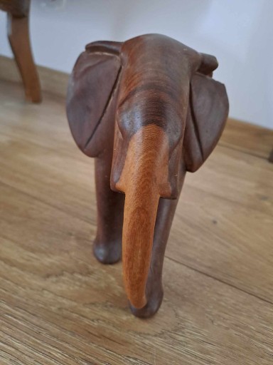 Zdjęcie oferty: Rzeźba słonia, figurka z drewna