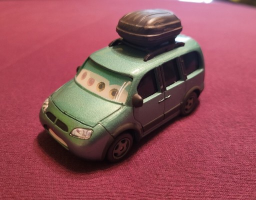 Zdjęcie oferty: Zabawka samochodzik z serii Disneya pt. "AUTA"