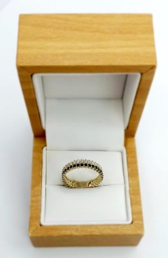 Zdjęcie oferty: Złoty pierścionek,białe czarne cyrkonie,p.585,r.19