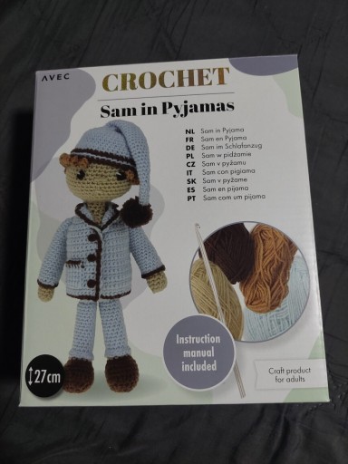 Zdjęcie oferty: CROCHET - Sam in Pyjamas - Sam w piżamie