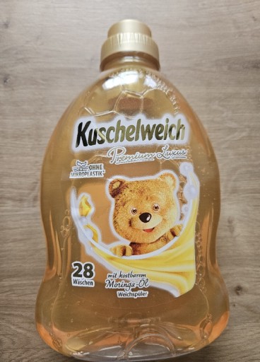 Zdjęcie oferty: Kuschelweich do płukania 750 ml - 28 prań żółty