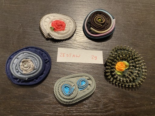 Zdjęcie oferty: Broszki handmade z suwaków unikat zestaw 29