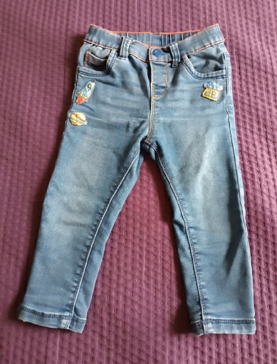 Zdjęcie oferty: Spodnie jeansowe rozmiar 86 