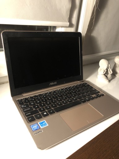 Zdjęcie oferty: Laptop Asus E200H