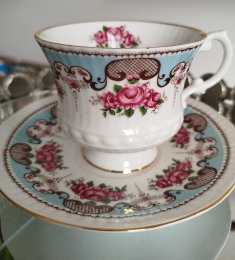 Zdjęcie oferty: Filiżanka z spodeczkiem Bone China