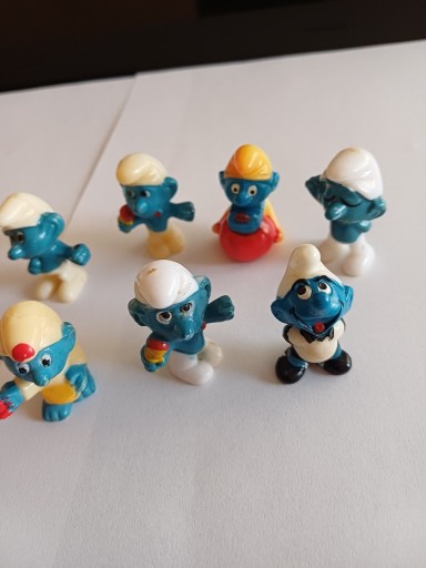 Zdjęcie oferty: FIGURKI KINDER NIESPODZIANKA - SMERFY- 7szt.