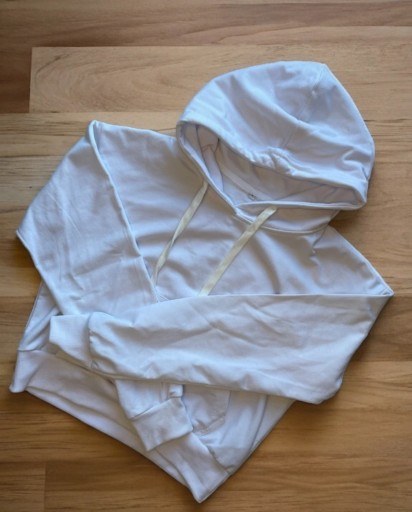 Zdjęcie oferty: Nowa biała bluza z kapturem rozmiar S