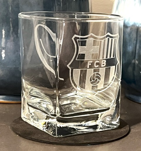 Zdjęcie oferty: FC Barcelona szklanka do whisky 310ml grawer Lewy