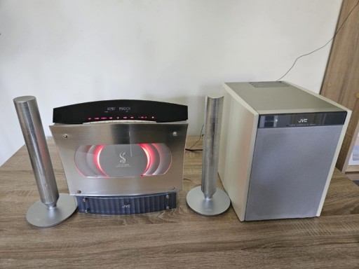 Zdjęcie oferty: Microsystem 2.1  JVS VS-DT2000R z bluetooth, super stan! Unikat, (Vintage)