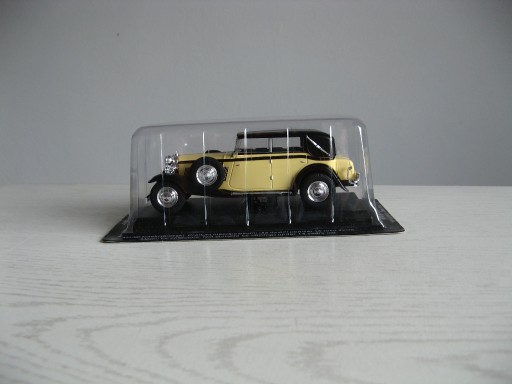 Zdjęcie oferty: Maybach Zeppelin, 1:43/Nowy