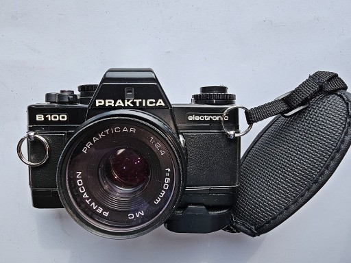 Zdjęcie oferty: 1. LUSTRZANKA  -  PRAKTICA   B 100