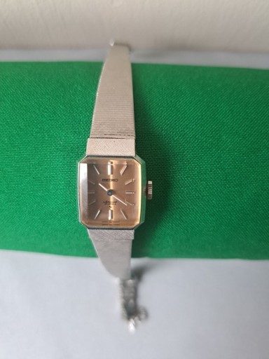 Zdjęcie oferty: Zegarek damski, Seiko, 23 kamienie.