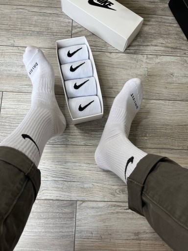 Zdjęcie oferty: Skarpety białe Nike DriFit zestaw 6 par 